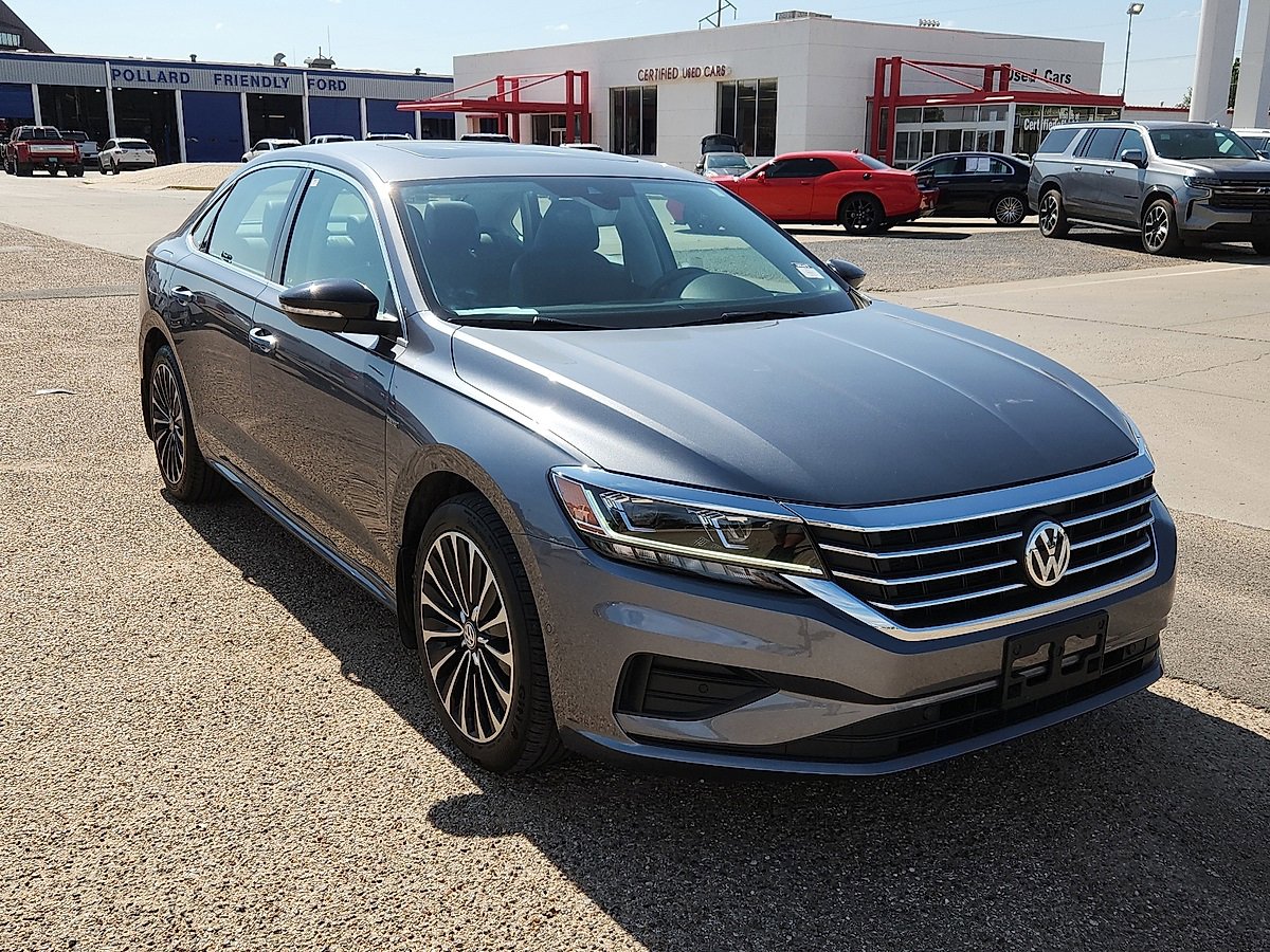 2022 Volkswagen Passat 2.0T Limited photo 4