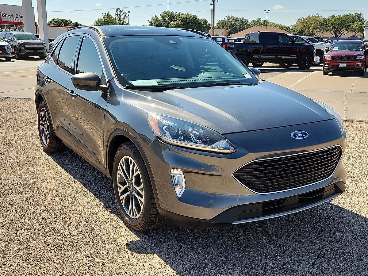 2020 Ford Escape SEL photo 3