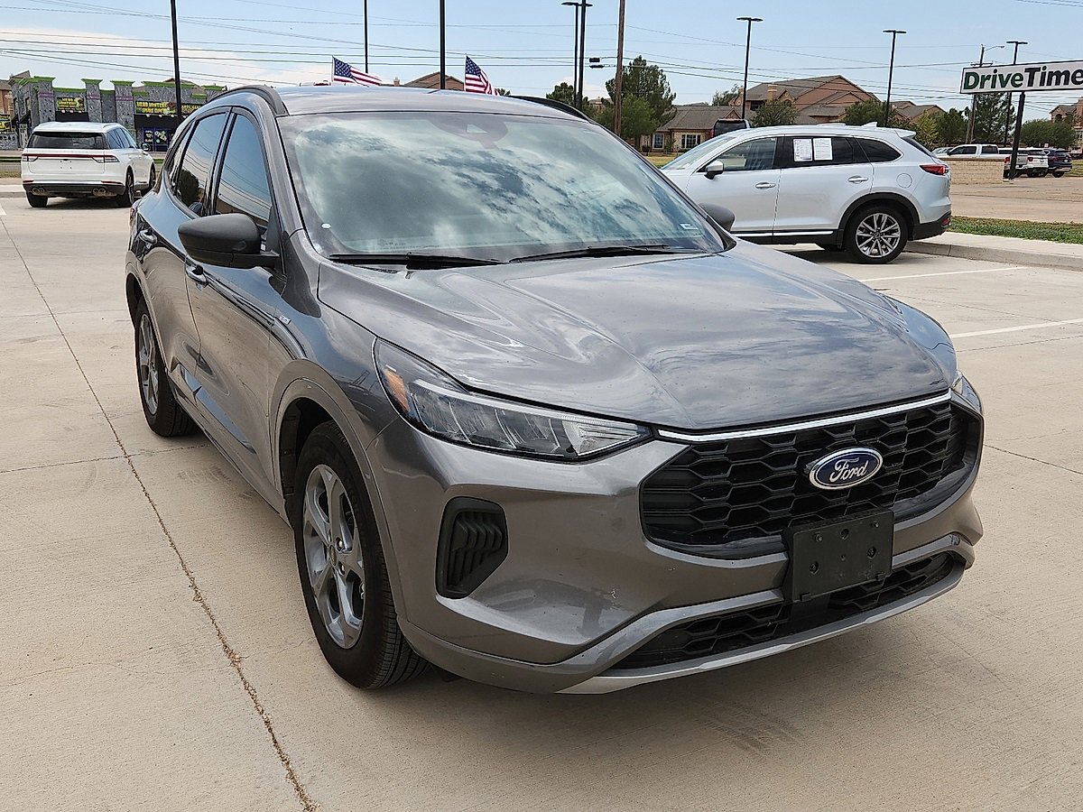 2024 Ford Escape ST-Line photo 4