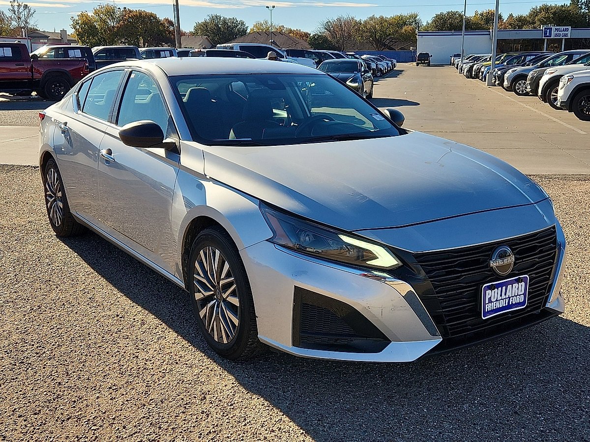 2024 Nissan Altima 2.5 SV photo 4