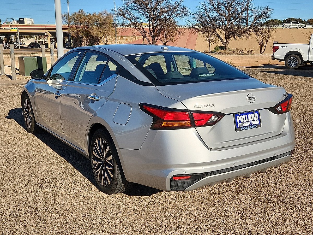 2024 Nissan Altima 2.5 SV photo 2