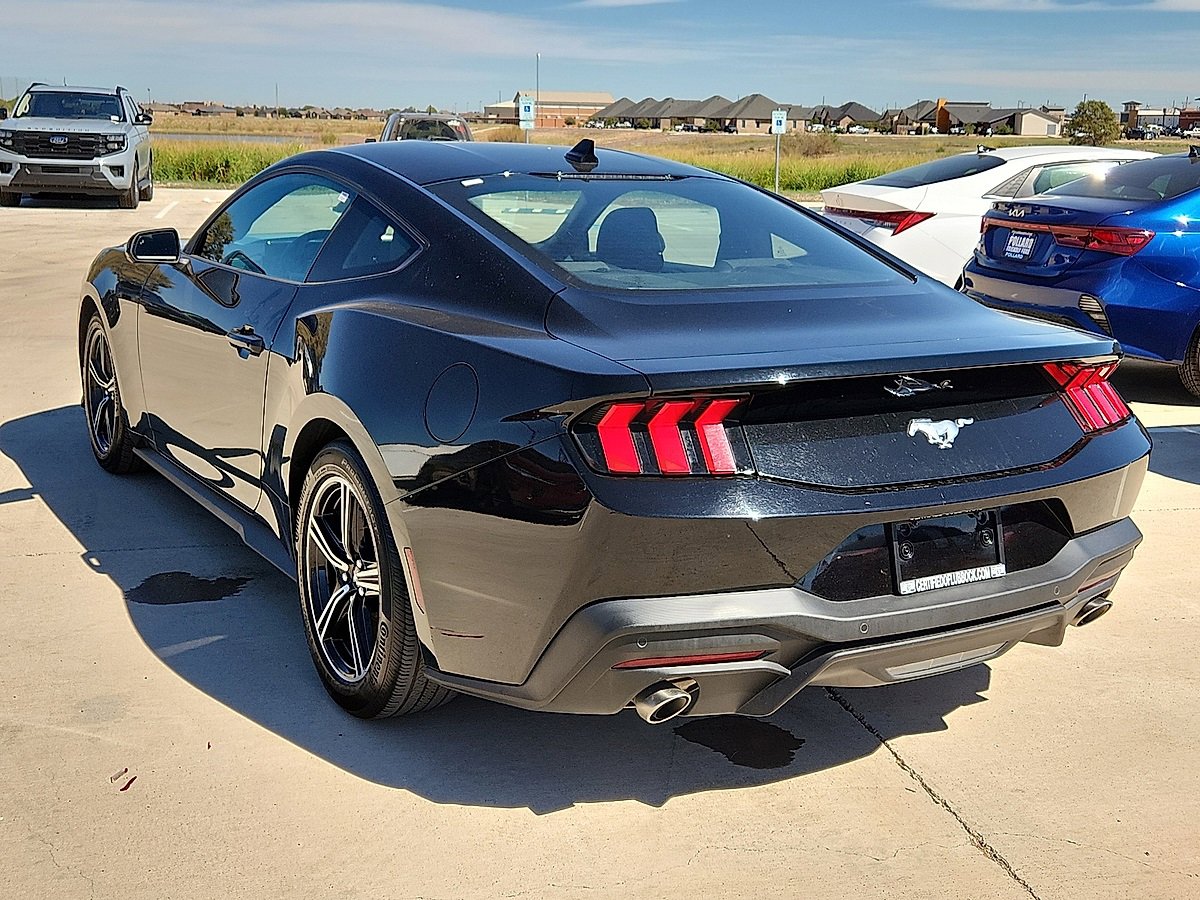 2024 Ford Mustang photo 2