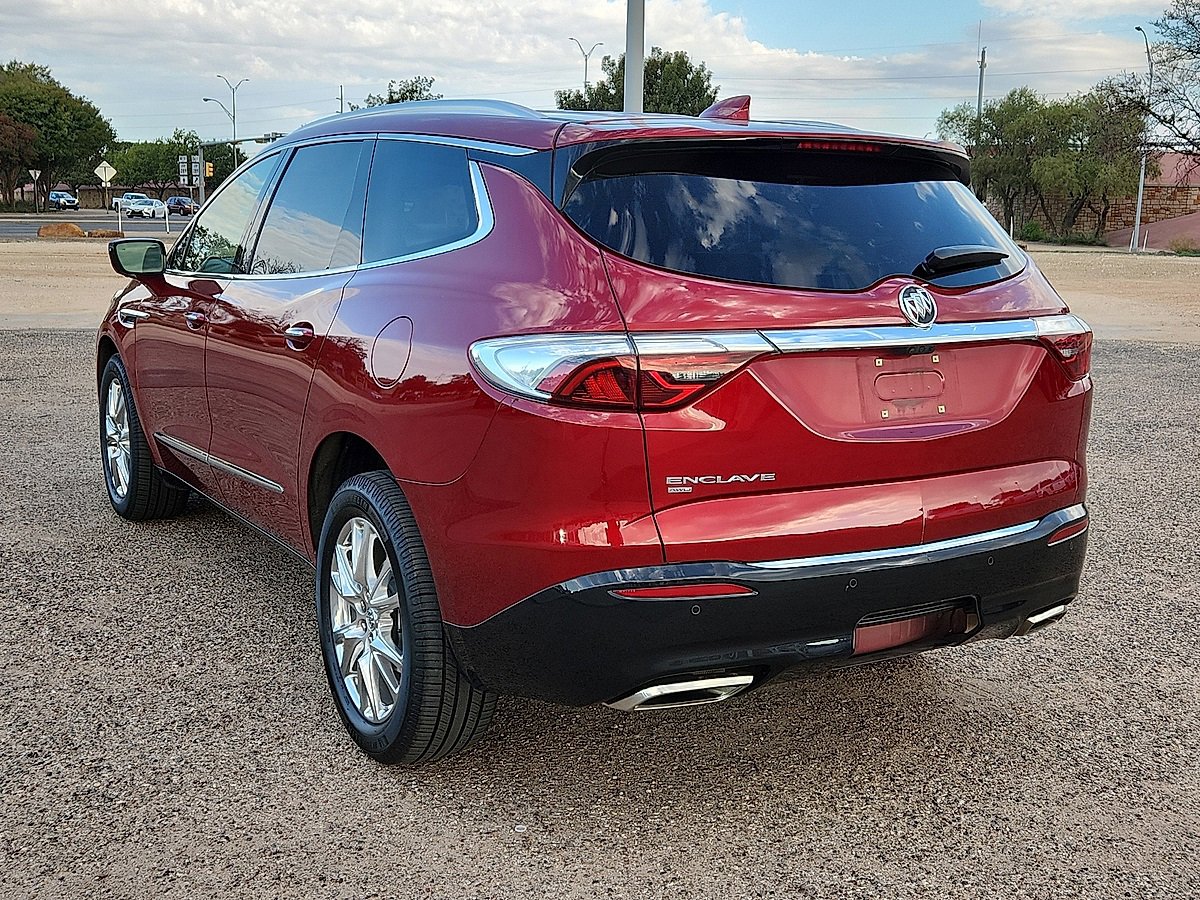 2023 Buick Enclave Premium photo 2