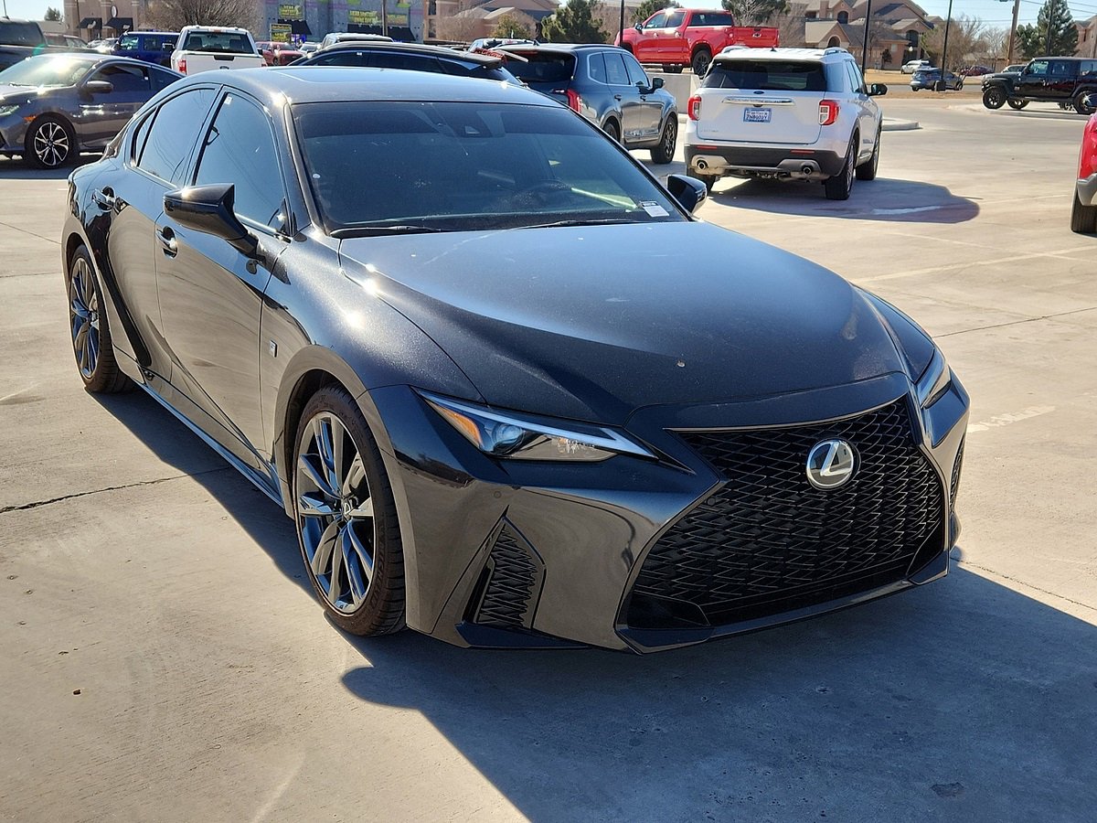 2023 Lexus IS 350 F SPORT photo 4