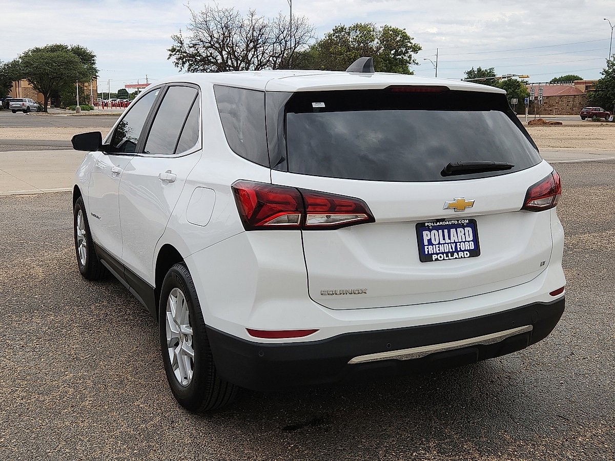 2024 Chevrolet Equinox LT photo 2
