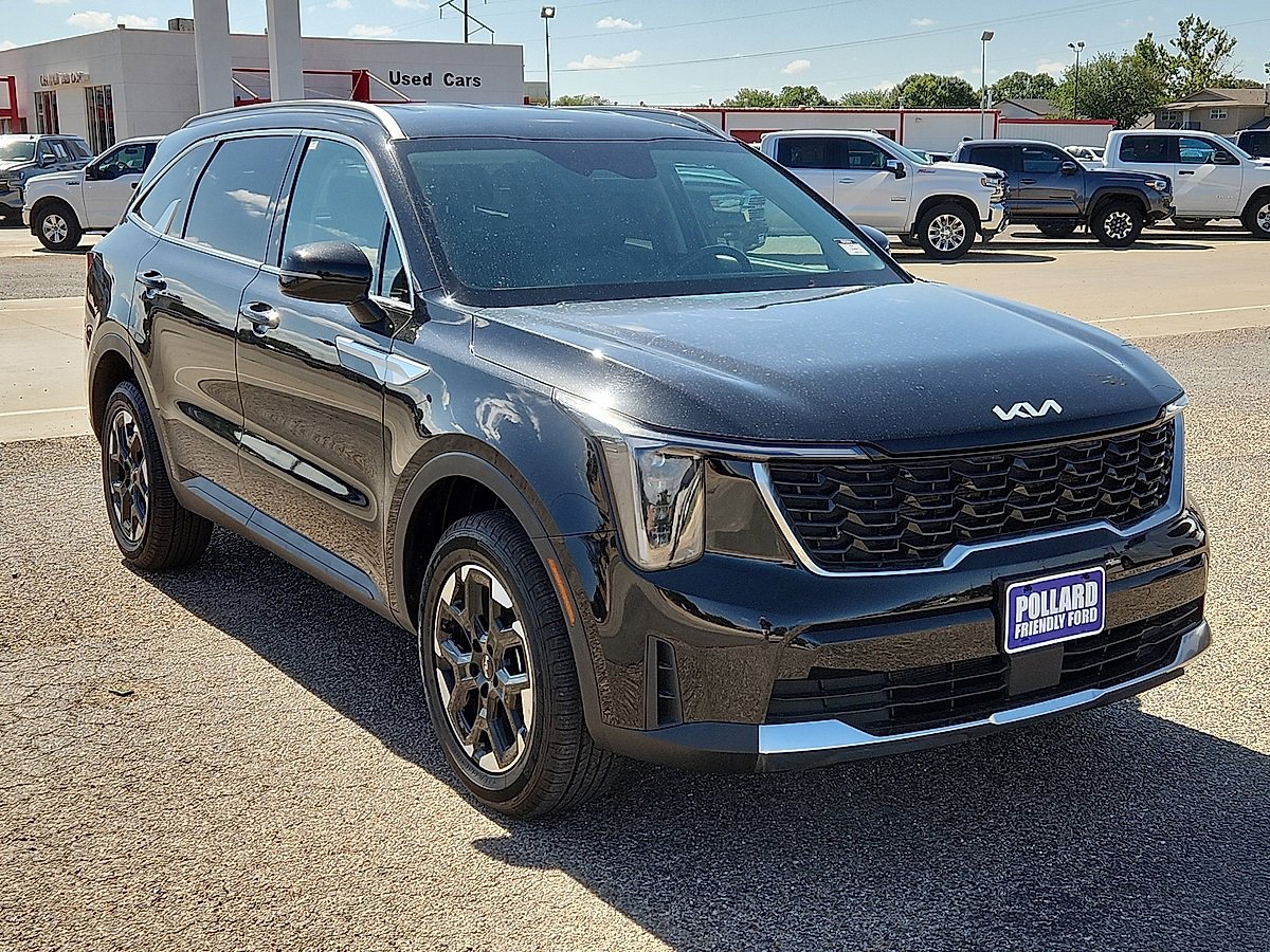 2024 Kia Sorento S photo 3