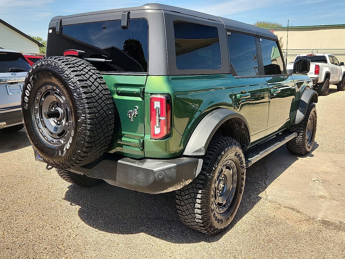 2024 Ford Bronco Outer Banks photo 3