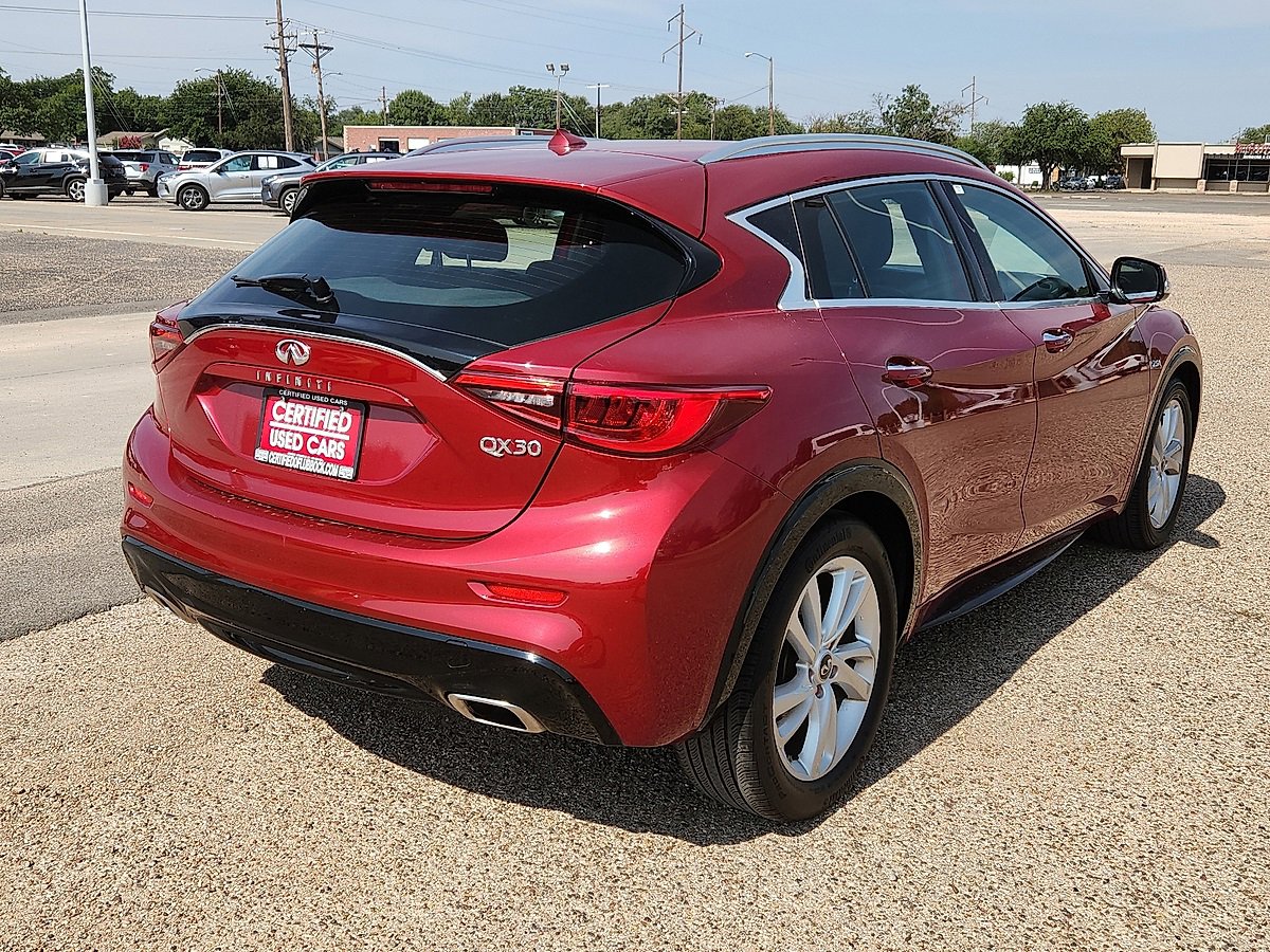2019 Infiniti QX30 Luxe photo 3