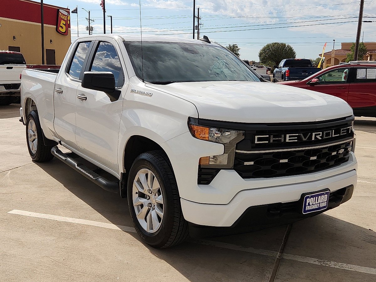 2024 Chevrolet Silverado 1500 Custom photo 4