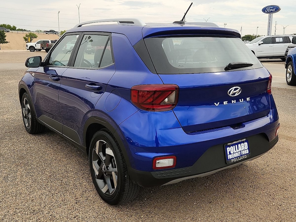 Used 2025 Hyundai Venue Limited SUV