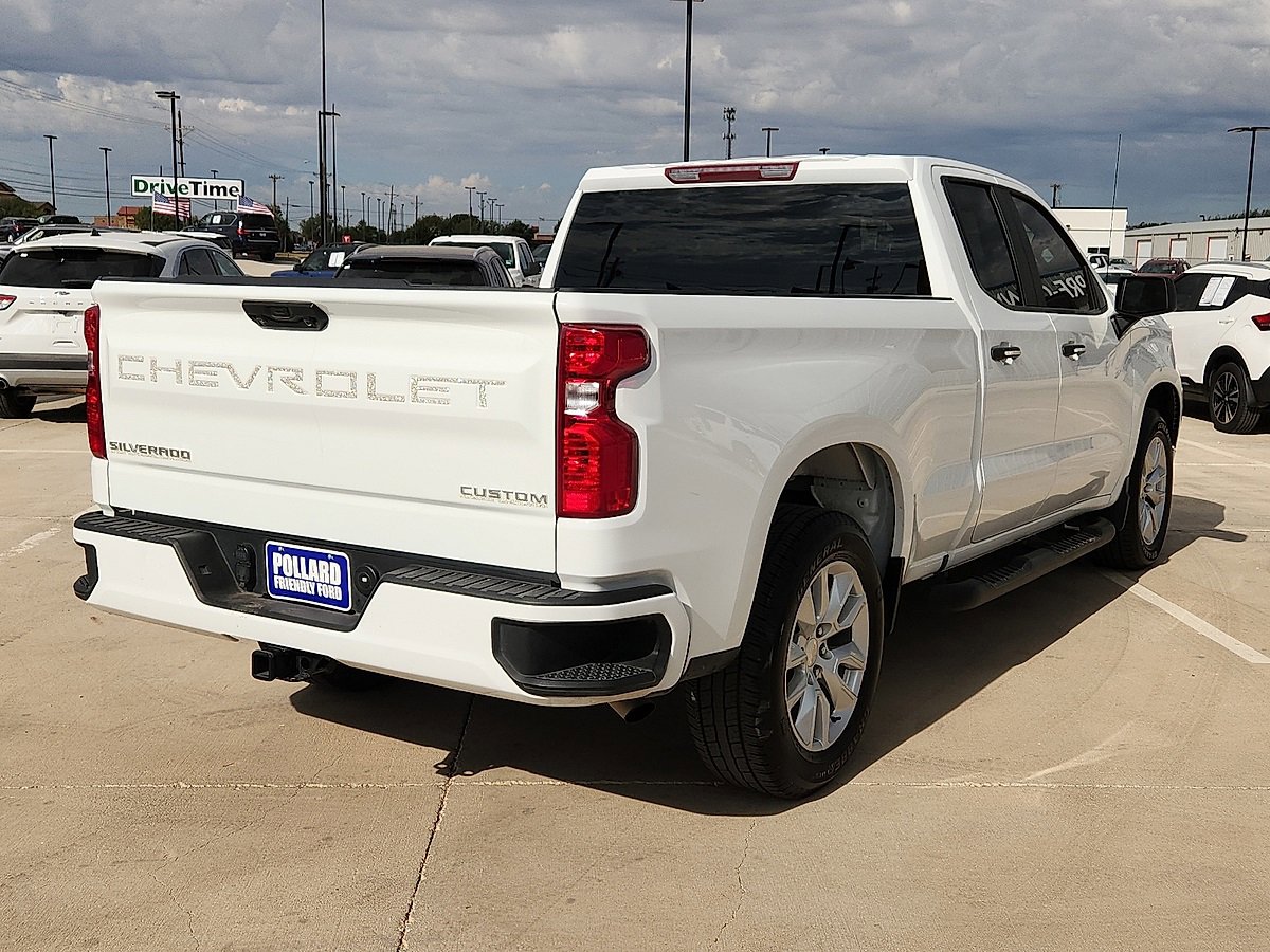 2024 Chevrolet Silverado 1500 Custom photo 3