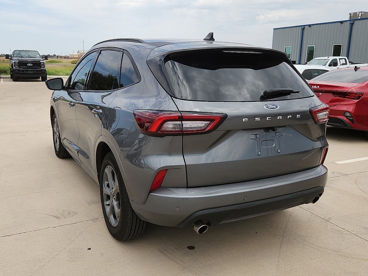 2024 Ford Escape ST-Line photo 2