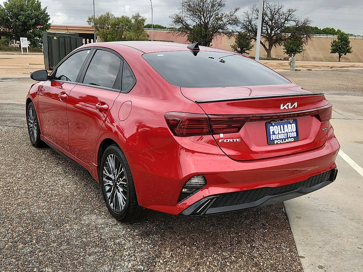 2024 Kia Forte GT-Line photo 2