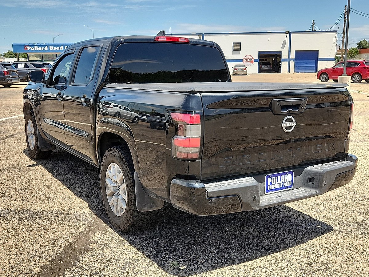 2022 Nissan Frontier SV photo 2