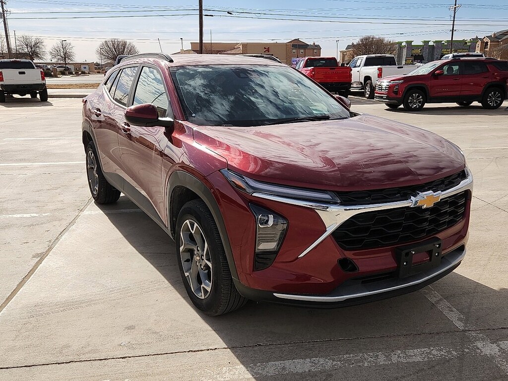 Used 2025 Chevrolet Trax LT SUV