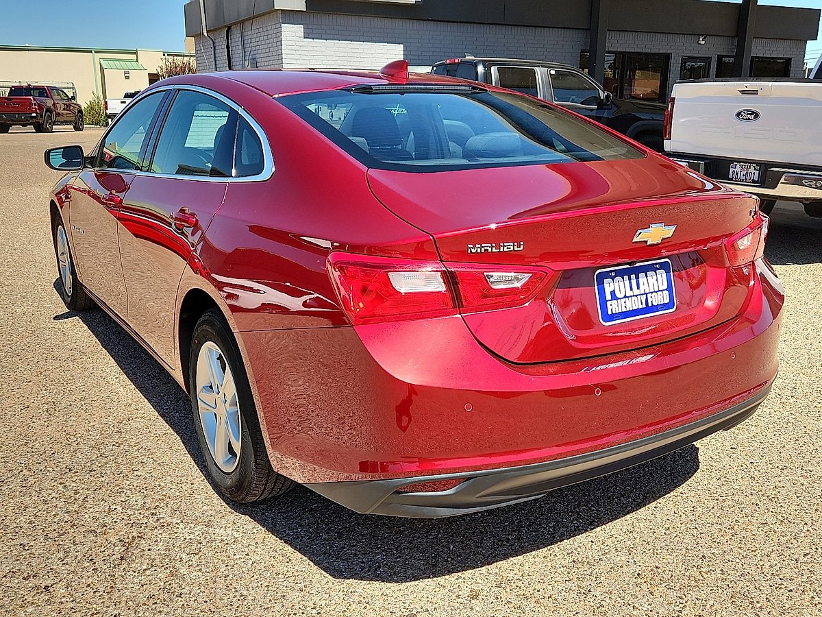 2024 Chevrolet Malibu 1LT photo 2