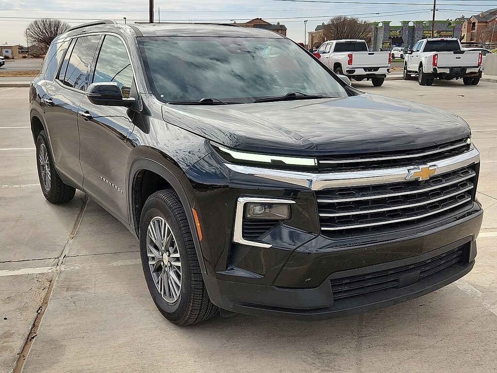 Used 2025 Chevrolet Traverse LT SUV