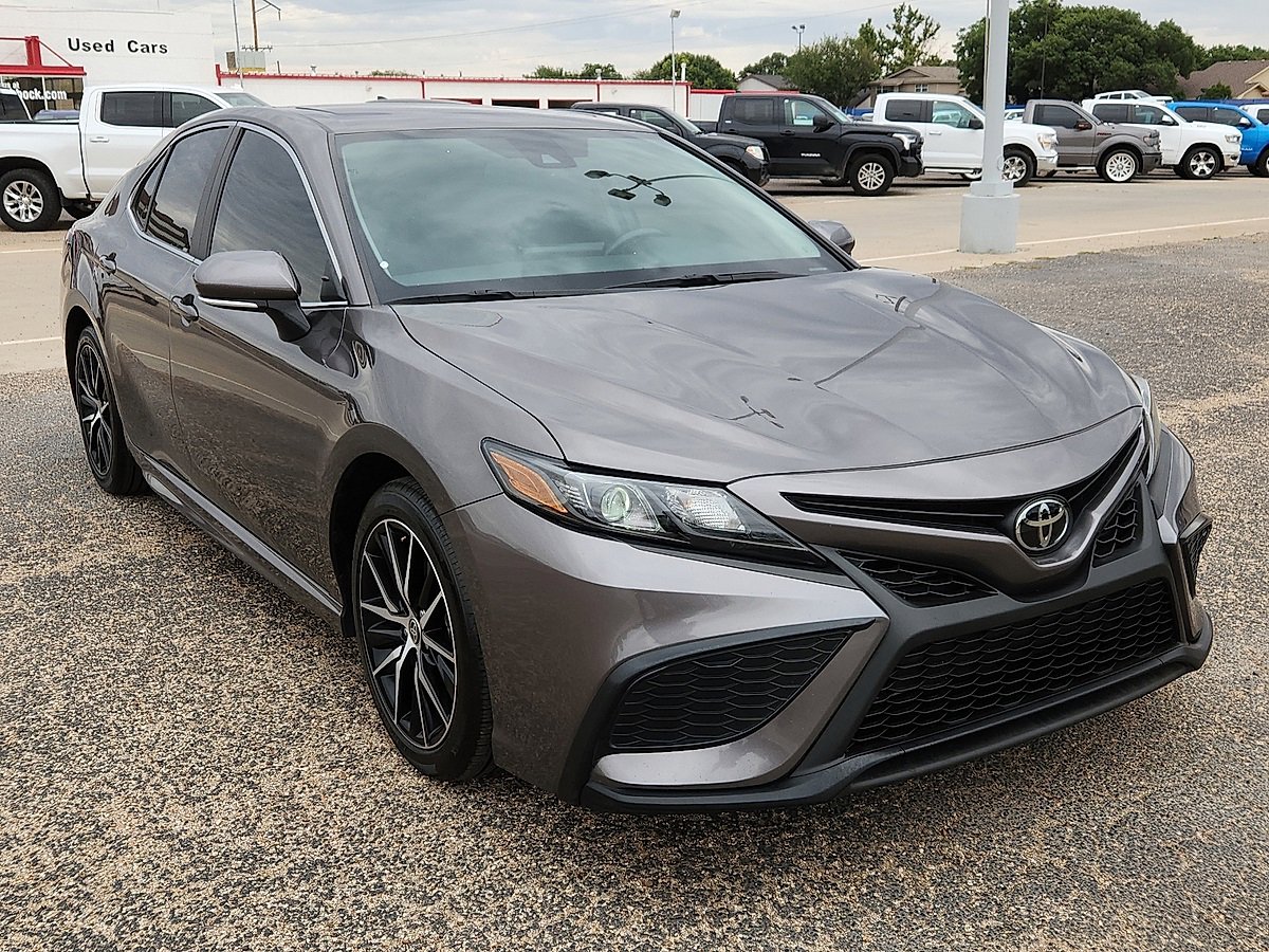 2024 Toyota Camry SE photo 4