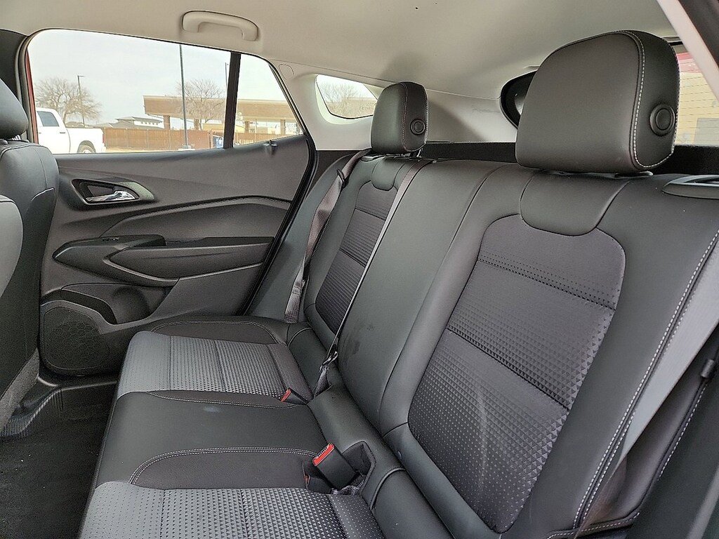 Used 2025 Chevrolet Trax LT SUV