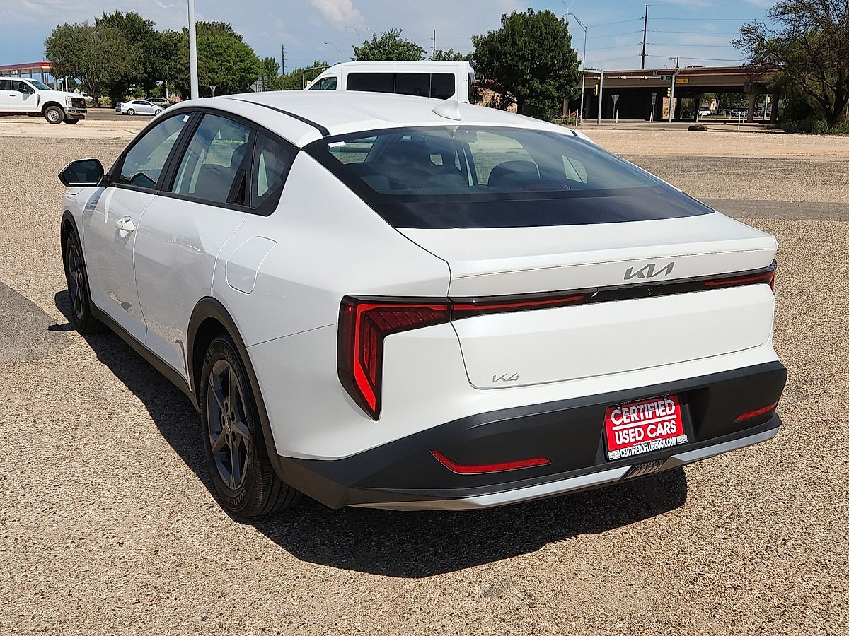 2025 Kia K4 LXS photo 2