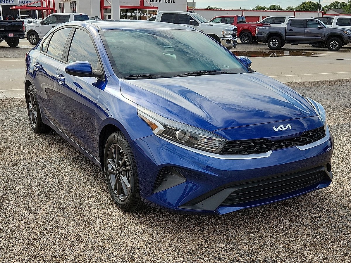 2023 Kia Forte LXS photo 4