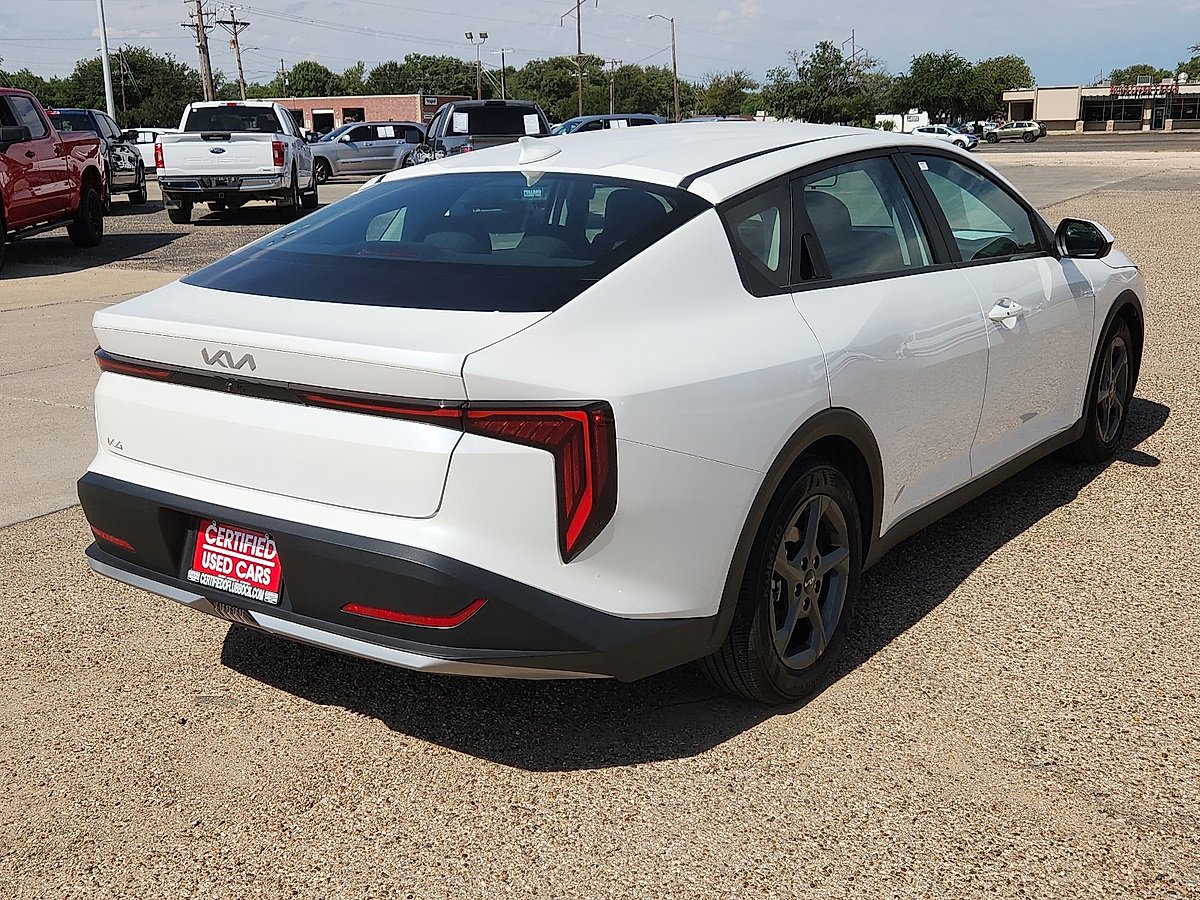 2025 Kia K4 LXS photo 3