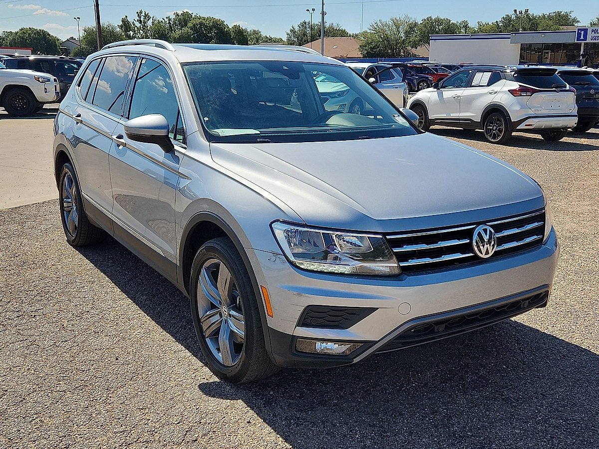2020 Volkswagen Tiguan SEL photo 4