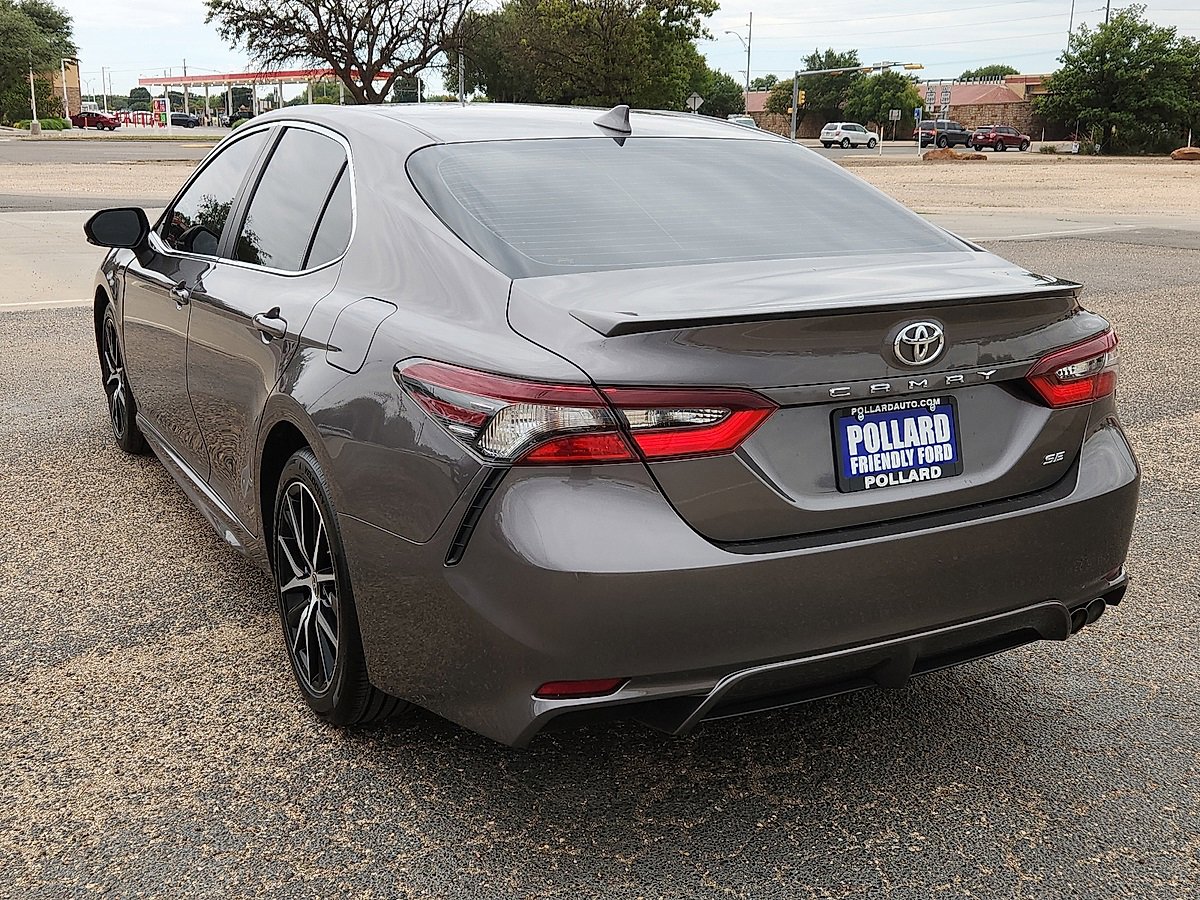 2024 Toyota Camry SE photo 2