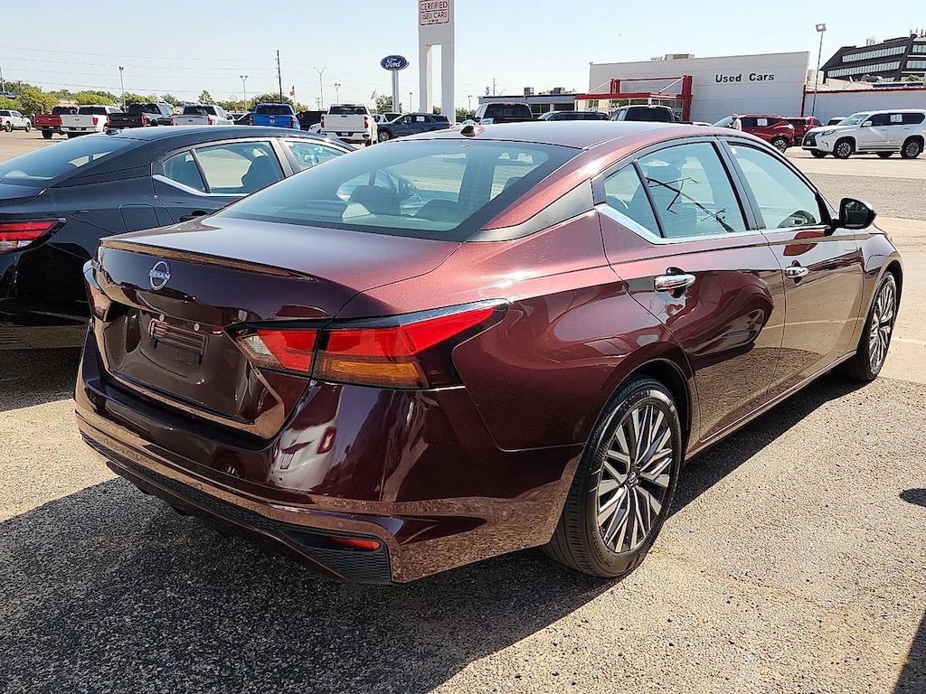 Used 2025 Nissan Altima SV Sedan