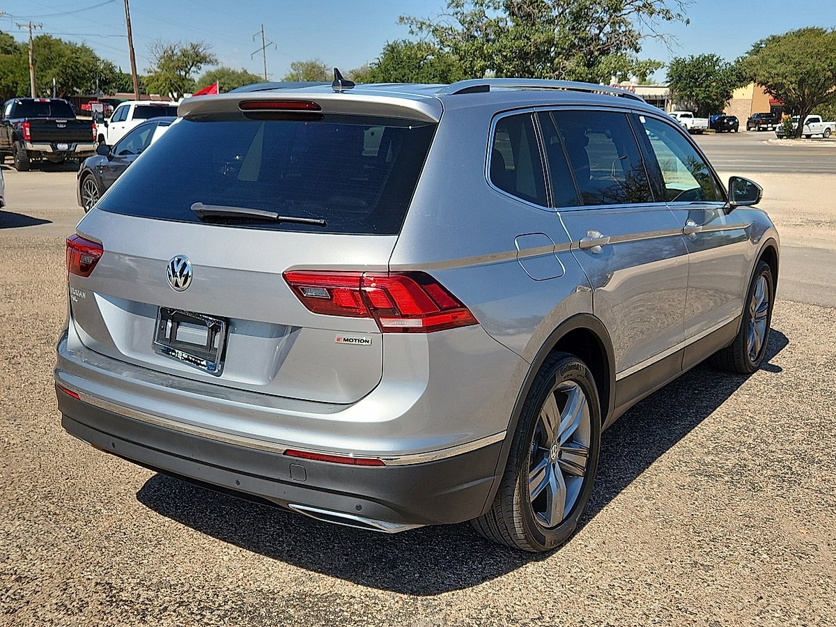 2020 Volkswagen Tiguan SEL photo 3