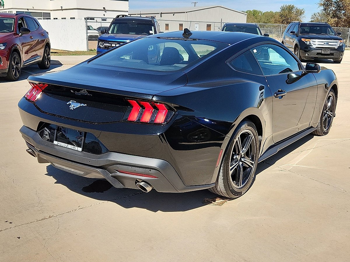 2024 Ford Mustang photo 3