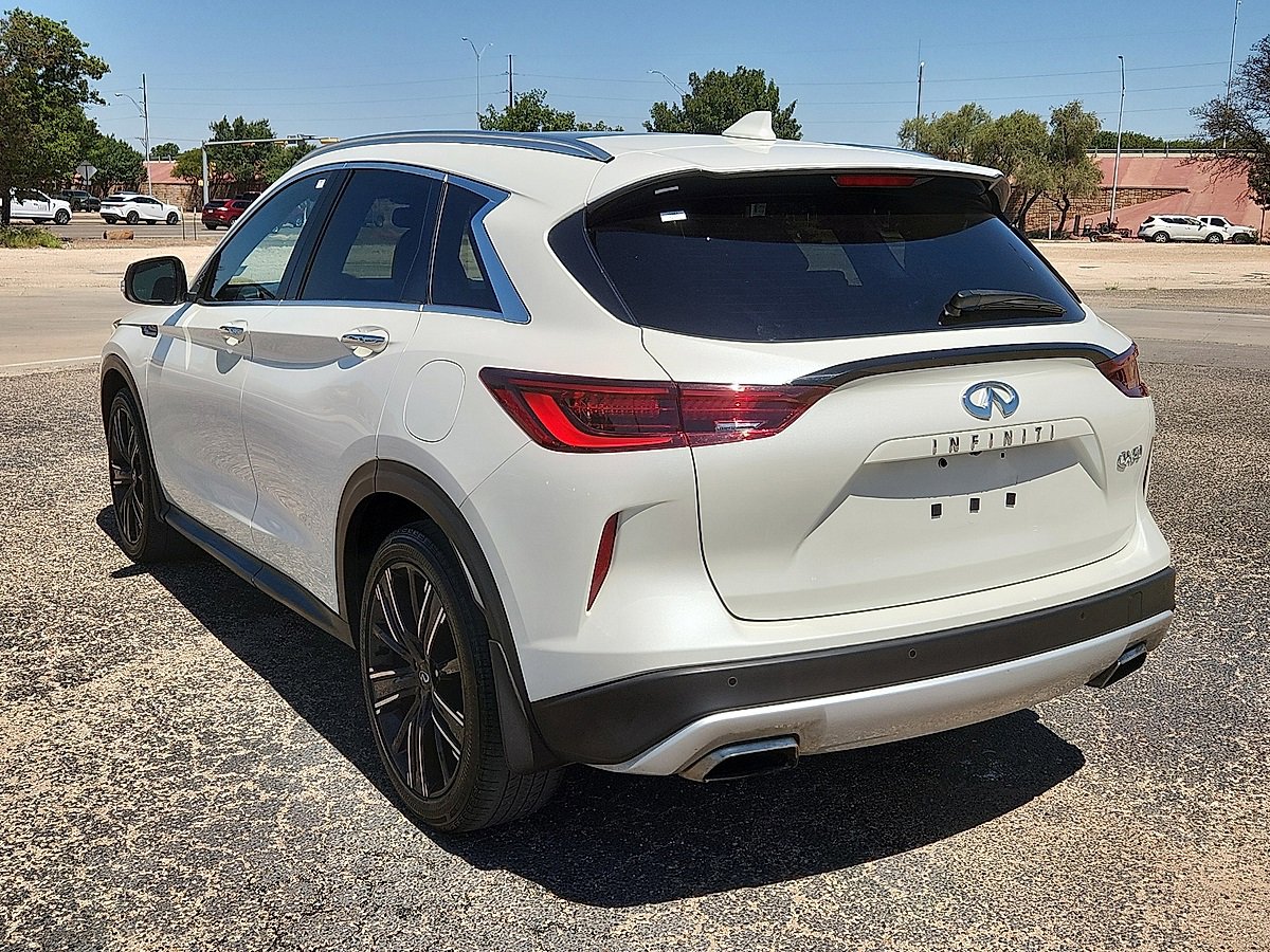 2022 Infiniti QX50 Luxe photo 2