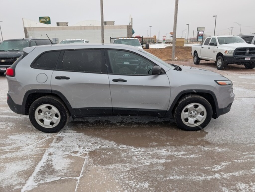 Used 2017 Jeep Cherokee Sport SUV