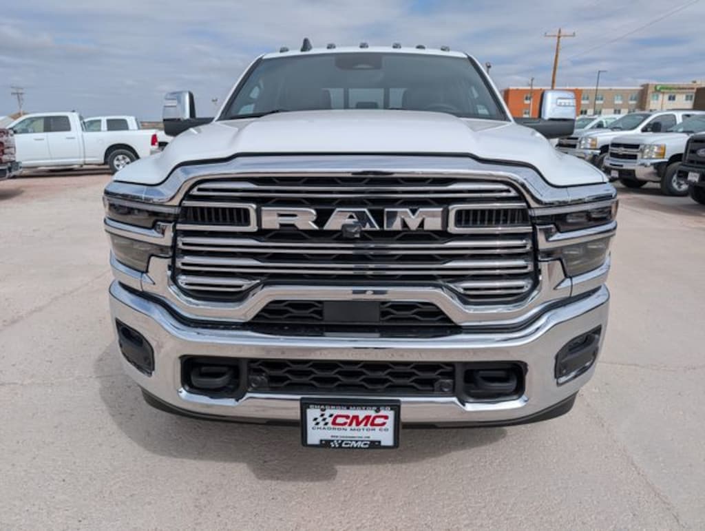 New 2026 Ram 2500 LARAMIE CREW CAB 4X4 8' BOX Pickup