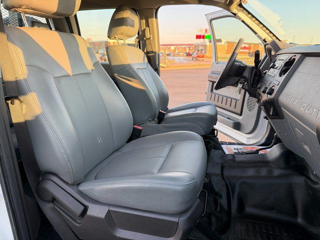 2011 Ford F-450 Super Duty Chassis Cab XL - Photo 35