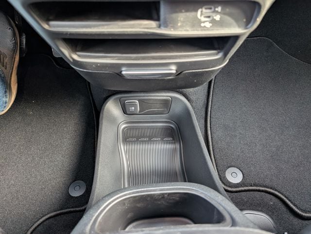 2026 Chrysler Pacifica Select - Photo 18