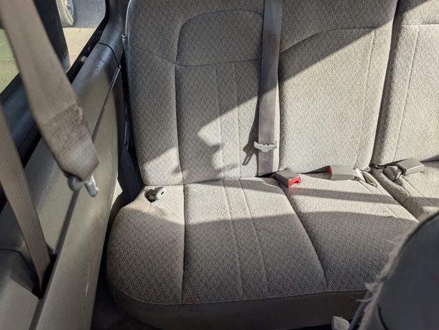 2016 Chevrolet Express Passenger LS - Photo 26