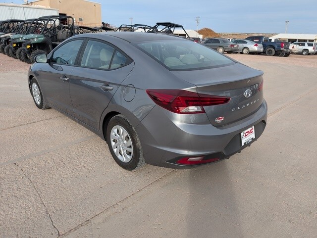 2019 Hyundai Elantra SE photo 2