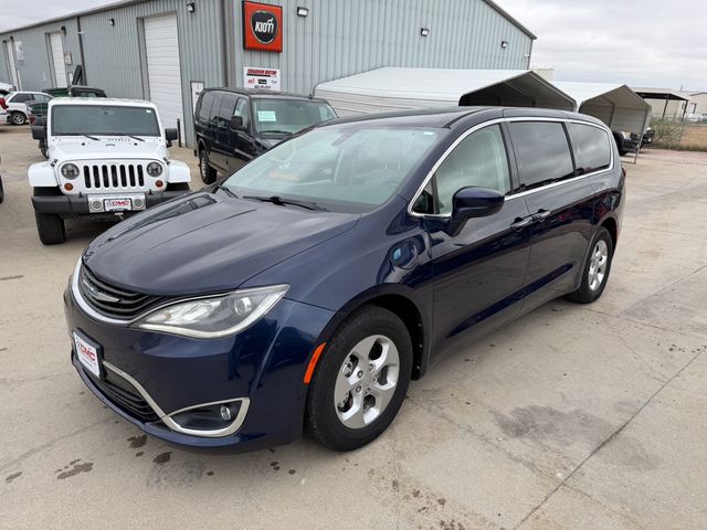 2017 Chrysler Pacifica Hybrid