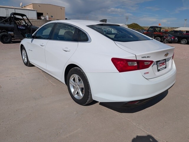 2020 Chevrolet Malibu LS photo 3