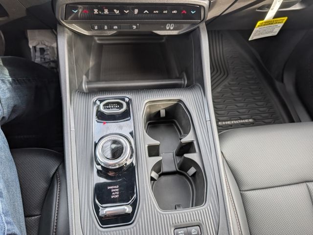 2026 Jeep Cherokee Limited - Photo 17