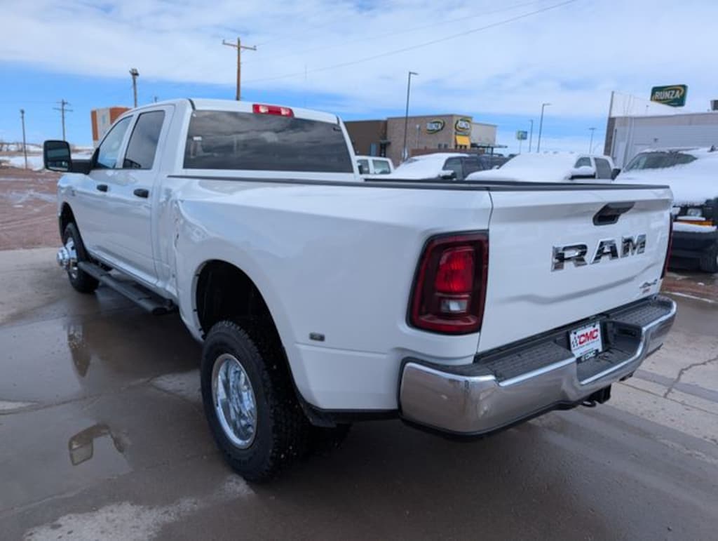 New 2026 Ram 3500 TRADESMAN CREW CAB 4X4 8' BOX Pickup