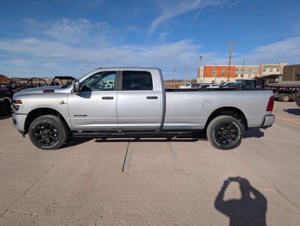 New 2026 Ram 3500 BIG HORN CREW CAB 4X4 8' BOX Pickup