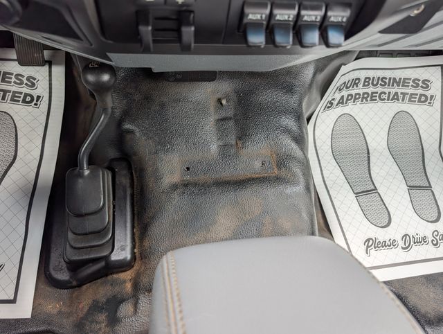 2011 Ford F-450 Super Duty Chassis Cab XL - Photo 21