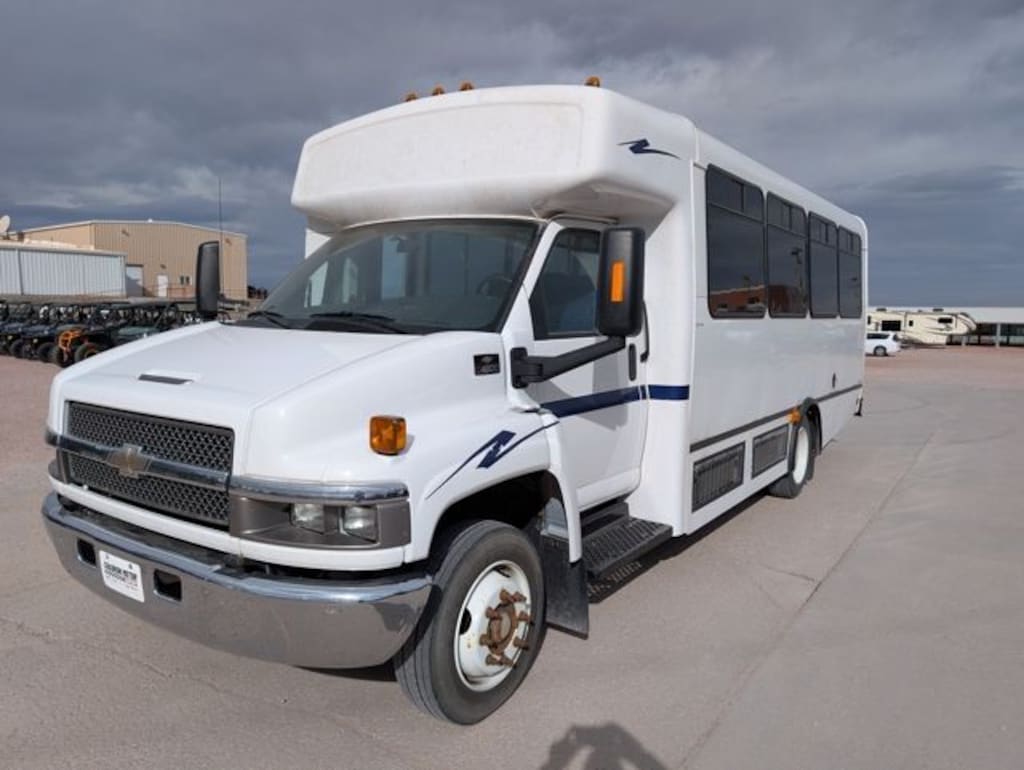 Used 2009 Chevrolet C4500 Cutaway Van