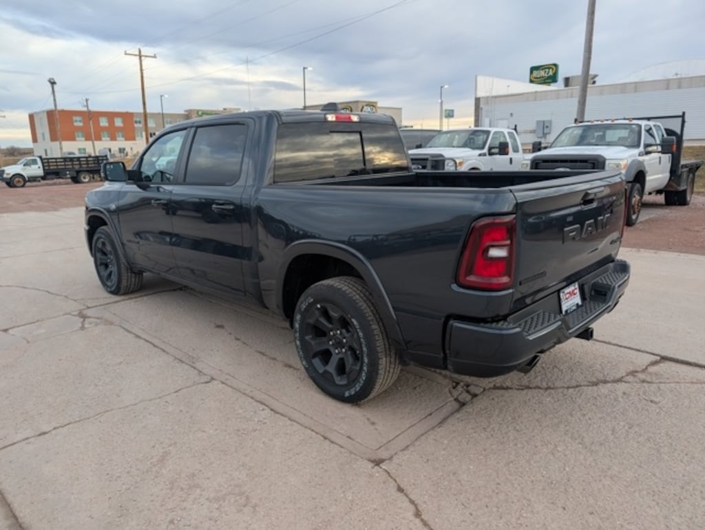 New 2026 Ram 1500 BIG HORN CREW CAB 4X4 5'7 BOX Pickup