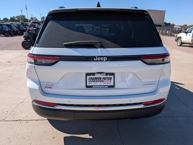 2024 Jeep Grand Cherokee Laredo photo 3