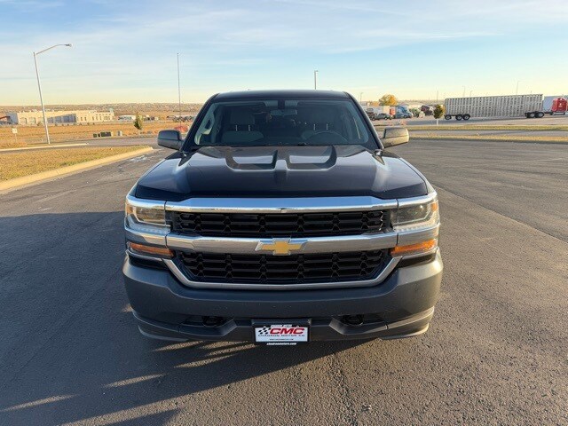 2018 Chevrolet Silverado 1500 photo 2