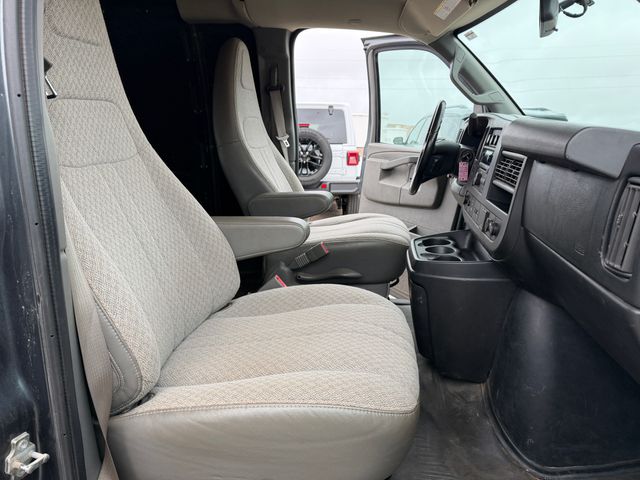 2017 Chevrolet Express Cargo Work Van - Photo 27