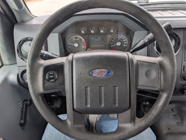 2011 Ford F-450 Super Duty Chassis Cab XL - Photo 18